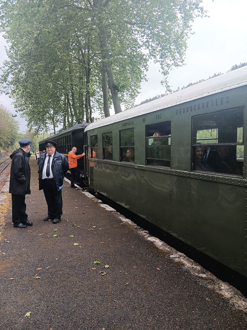 08.-viaxe-en-tren